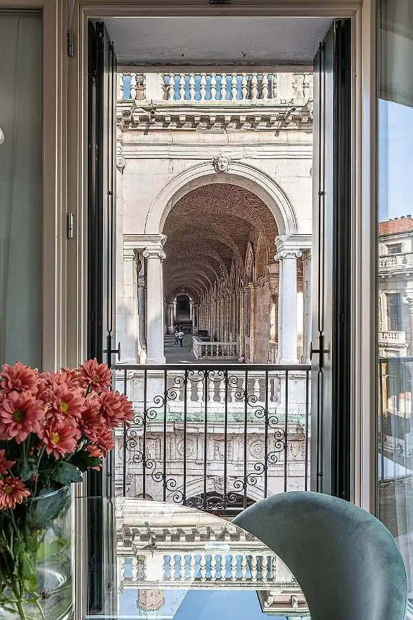 Suite Palladiana, La Migliore Vista Di Vicence 0*,