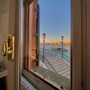 al-ponte-lungo-giudecca.hotelslidodijesolo.com/