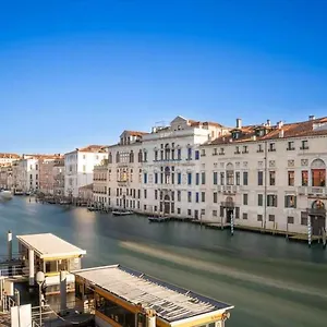 Mocenigo Grand Canal Luxury Venise